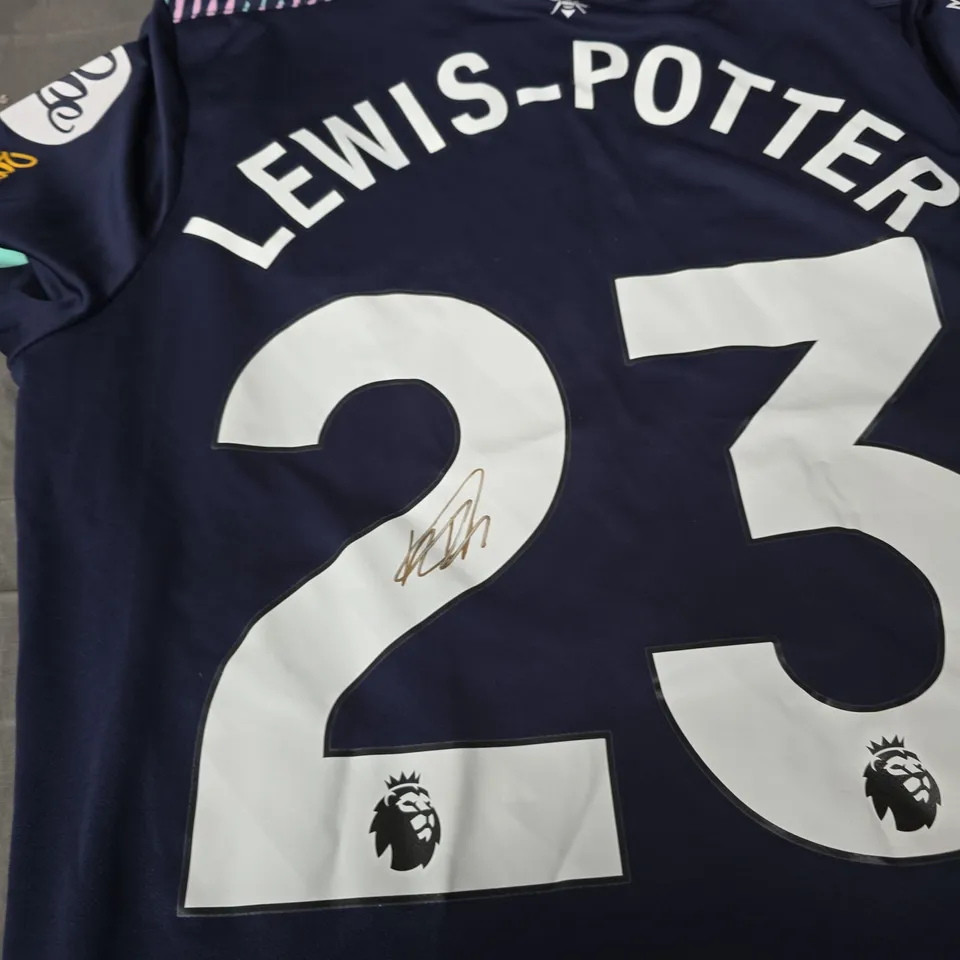 BRENTFORD FC AWAY SHIRT – LEWIS-POTTER 23, UMBRO, HOLLYWOOD BETS, SIGNED