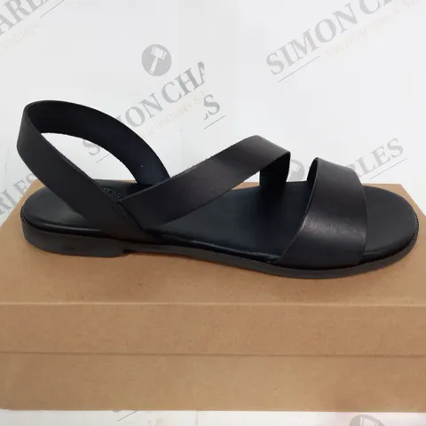 BOXED PENELOPE CHILVERS BATHSHEBA LEATHER SANDAL - SIZE EU39