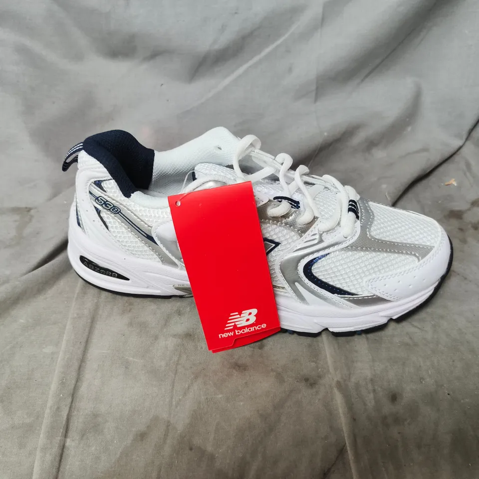 UNBOXED NEW BALANCE WHITE RUNNING SHOES – ATHLETIC TRAINERS UK SIZE 7.5