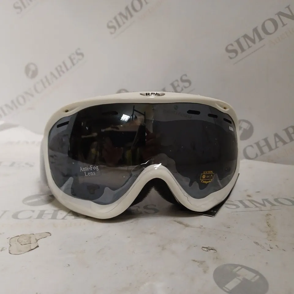 RAVS SKI GOGGLES IN WHITE 