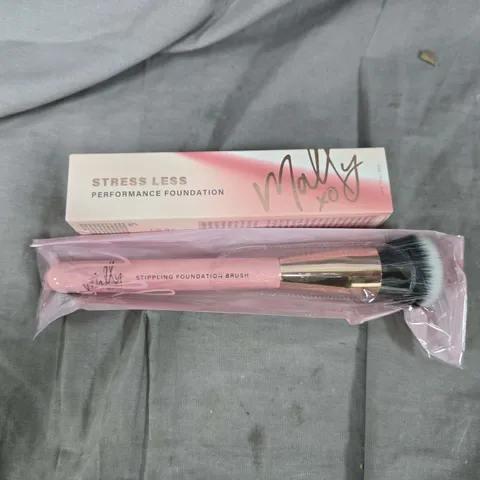 BOXED MOLLY XO STRESS LESS PERFOMANCE FOUNDATION DEEP WITH STIPPLING FOUNDATION BRUSH