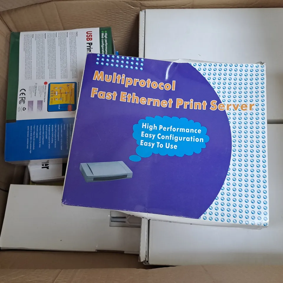 APPROXIMATELY 12 ASSORTED ITEMS TO INCLUDE USB PRINT SERVER, ROUTER, FAST ETHERNET PRINT SERVER, ETC - COLLECTION ONLY
