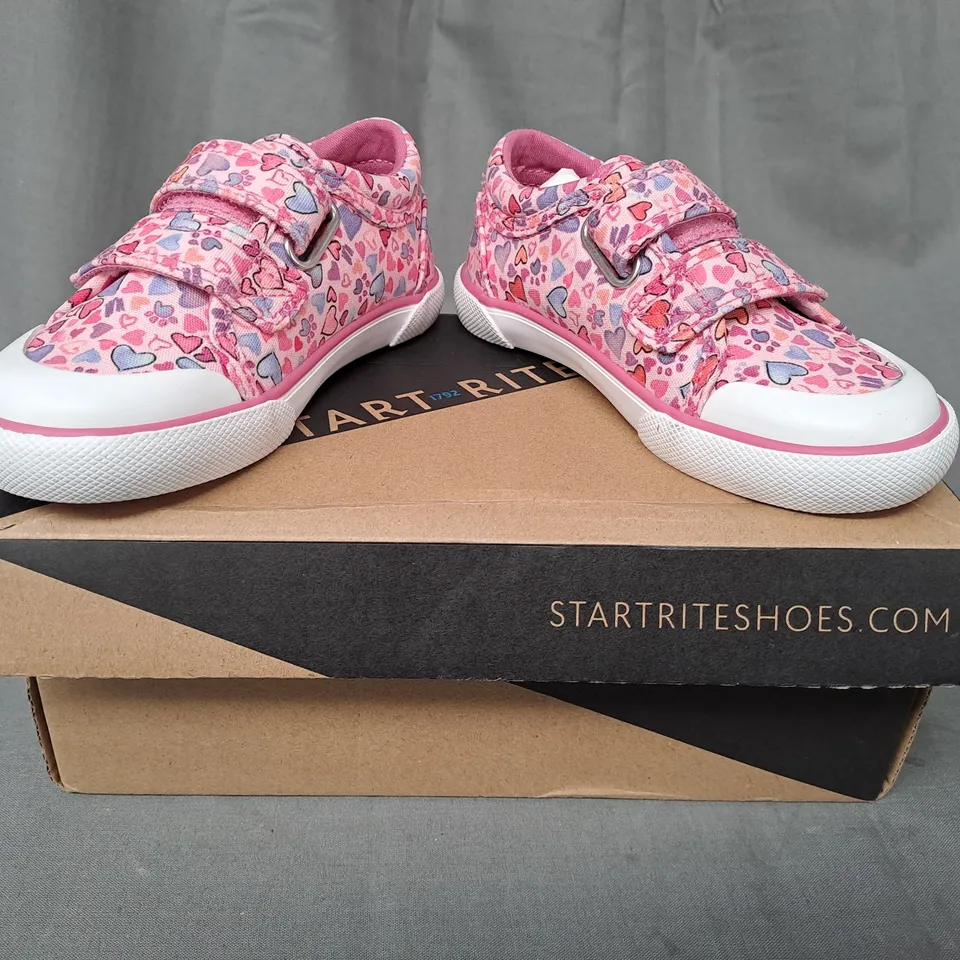 BOXED PAIR OF START RITE KIDS CANVAS SHOES IN PINK W. LOVEHEART DESIGN EU SIZE 24
