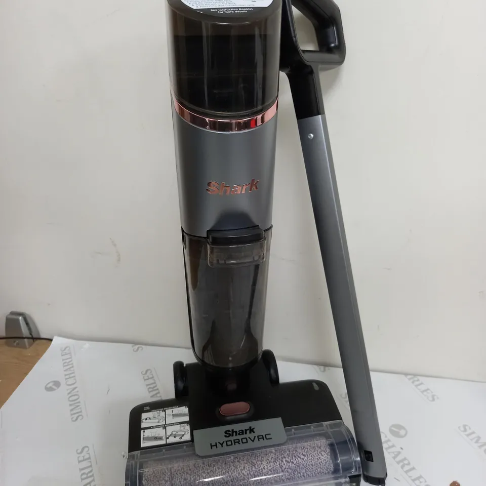 SHARK CORDLESS HYDROVAC 3-IN-1 HARD FLOOR CLEANING SYSTEM WD210UK