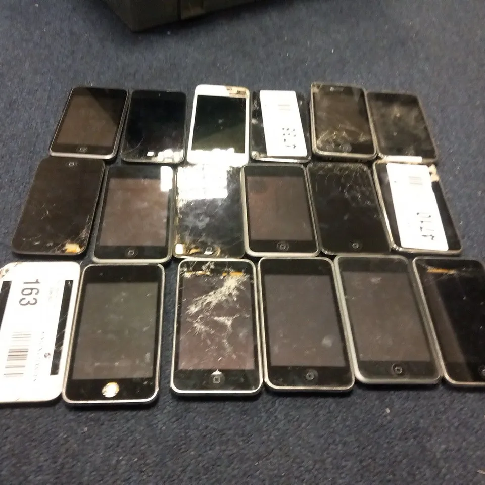 APPROXIMATELY 18 ASSORTED IPODS TO INCLUDE; APPLE A1367 IPOD TOUCH 