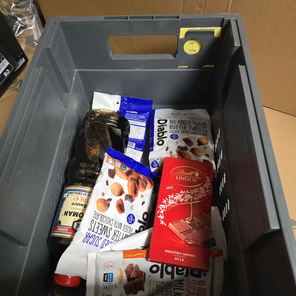 APPROXIMATELY 8 ASSORTED FOOD ITEMS INCLUDING DIABLO BUTTER SWEETS AND LINDT LINDOR MILK CHOCOLATE 