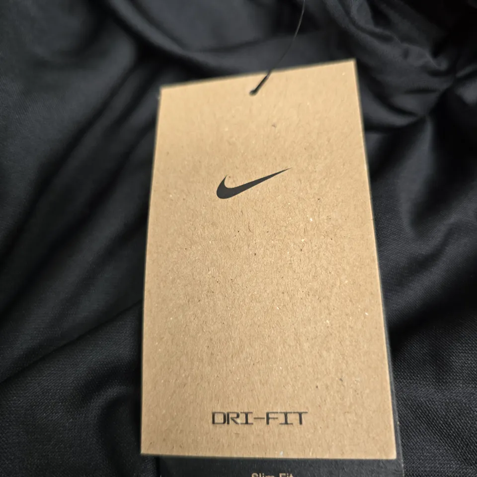 NIKE DRI-FIT SLIM FIT LONG-SLEEVE TOP – BLACK, UK S