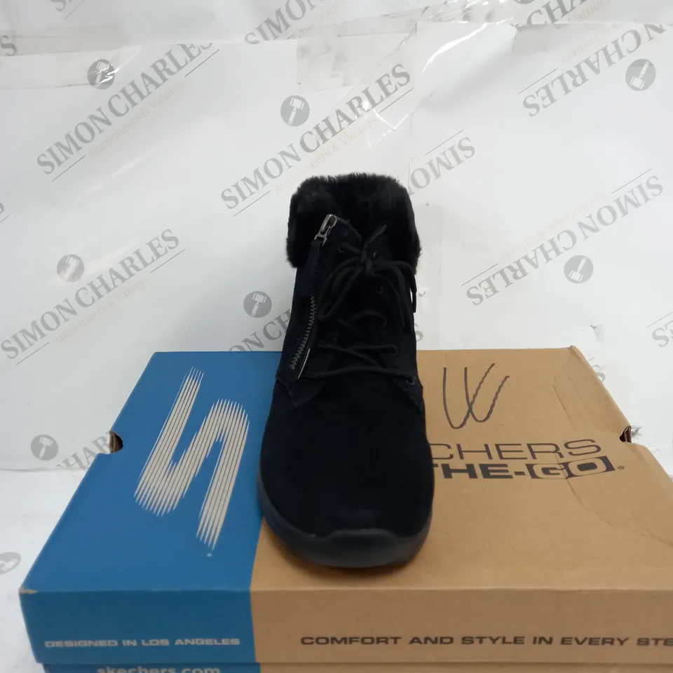 SKECHERS ON-THE-GO MIDTOWN GOODNATURED SUEDE LACE UP CHUGGA BOOT - BLACK - UK 5.5