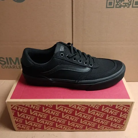 BOXED PAIR OF VANS BROOKLYN LS BLACK TRAINERS - 8