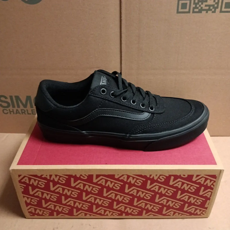 BOXED PAIR OF VANS BROOKLYN LS BLACK TRAINERS - 8