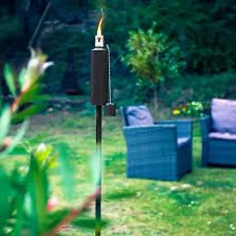 BOXED HARBOUR HOUSEWARES METAL ROUND GARDEN FIRE TORCHES BLACK 1.46M SET OF 2