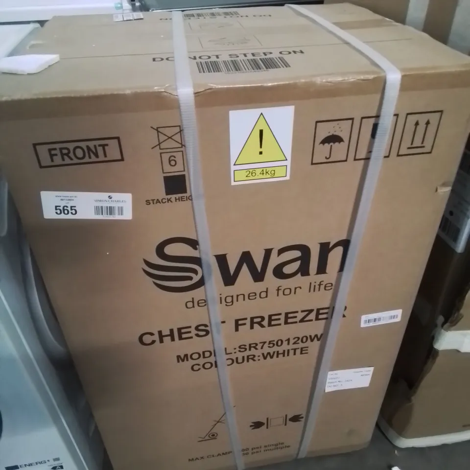 BOXED SWAN SR750120W 99L CHEST FREEZER - WHITE