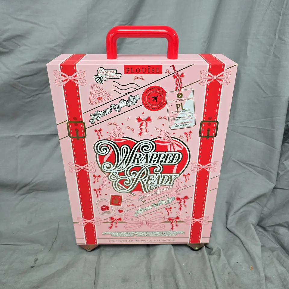 P.LOUISE WRAPPED & READY SUITCASE STRAWBERRY SNOWFLAKE