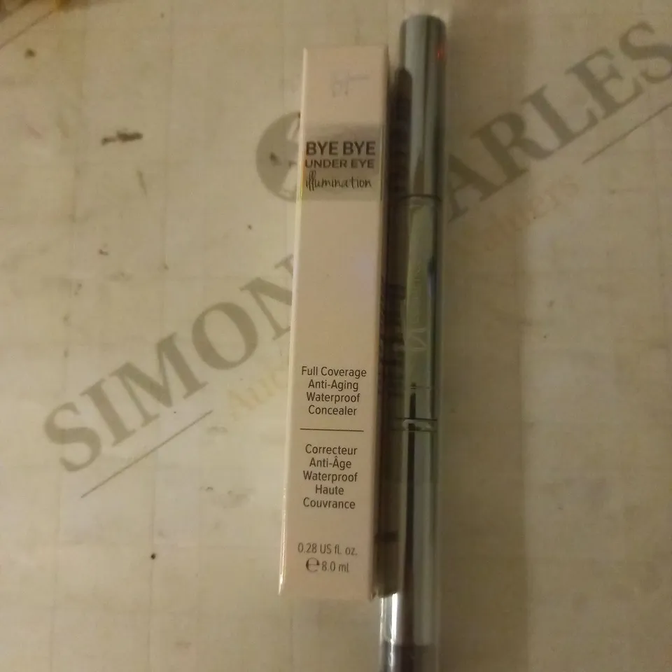 LOT OF 2 IT COSMETICS ITEMS TO INCLUDE HEAVENLY LUXE DUAL AIRBRUSH CONCEALER BRUSH AND BYE BYE UNDER EYE ILLUMINATION CONCEALER