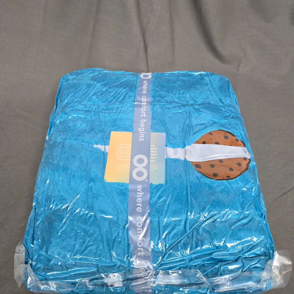 SEALED OODIE HOODED OVERSIZED BLANKET - COOKIE MONSTER