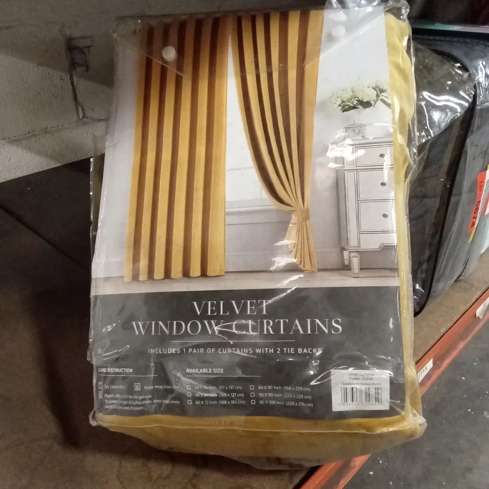 BAGGED VELVET EYELET CURTAINS - OCHRE // SIZE: 229 x 229cm