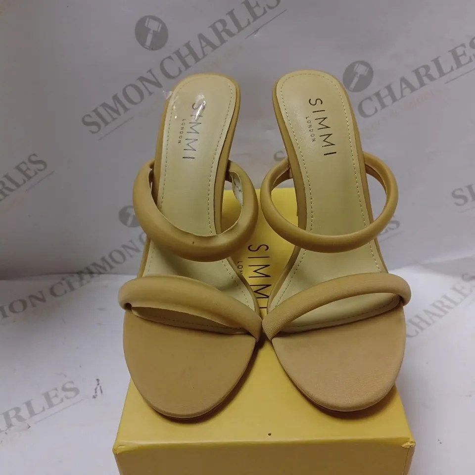 SIMMI BESSIE 1 HEELED SANDALS IN BEIGE - SIZE 4