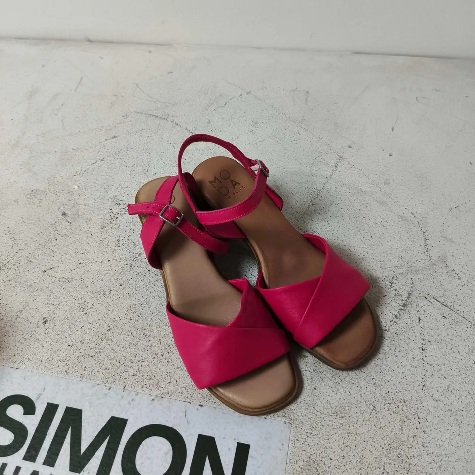 MODA IN PELLE LANIE PINK LEATHER TWO-PART BLOCK HEEL SANDALS – UK 6 (EU 39)