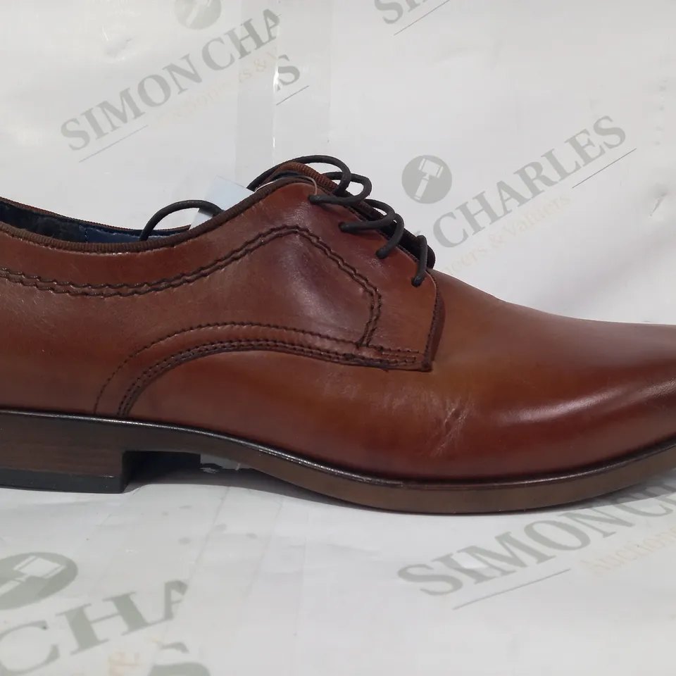 PAIR OF PAVERS LACE UP LOW HEEL SHOES IN BROWN UK SIZE 9