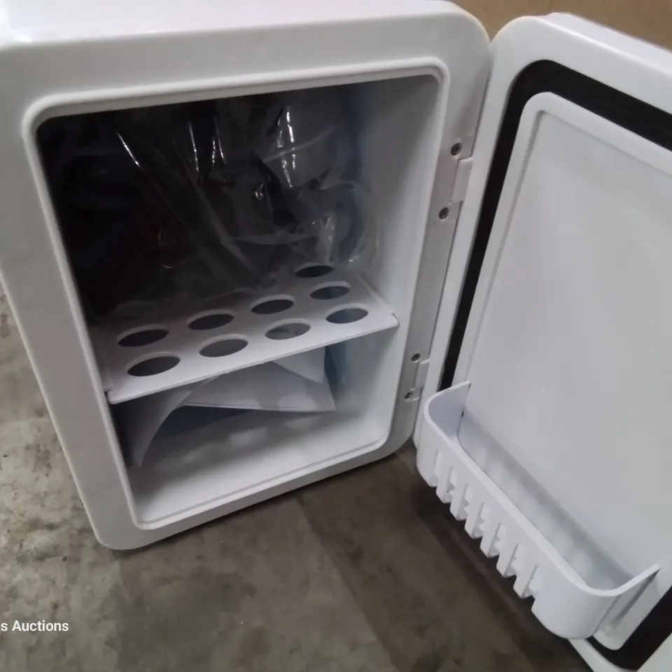 BOXED 12V MINI FRIDGE model LL-4AL