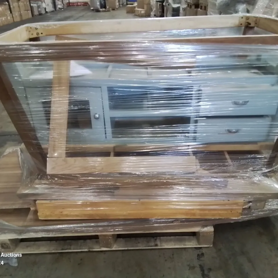 PALLET CONTAINING VARIOUS SIDEBOARD AND FURNITURE PARTS 