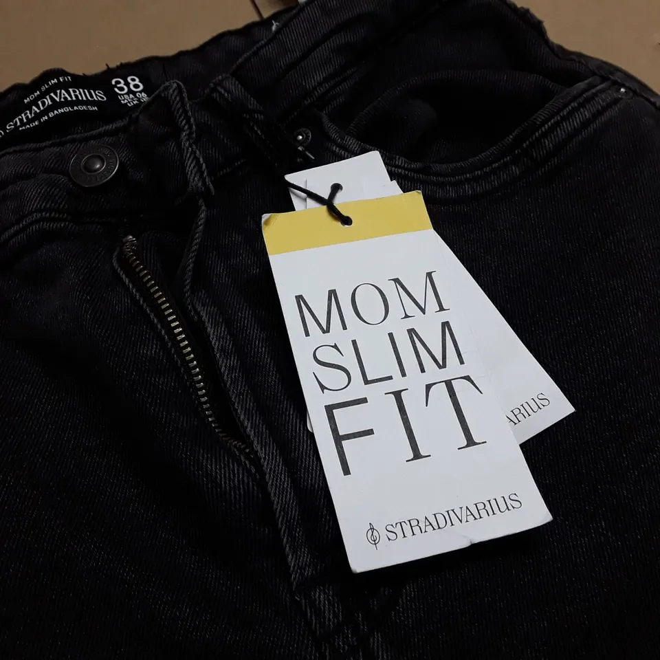 STRADIVARIUS MOM SLIM FIT JEANS - UK 10