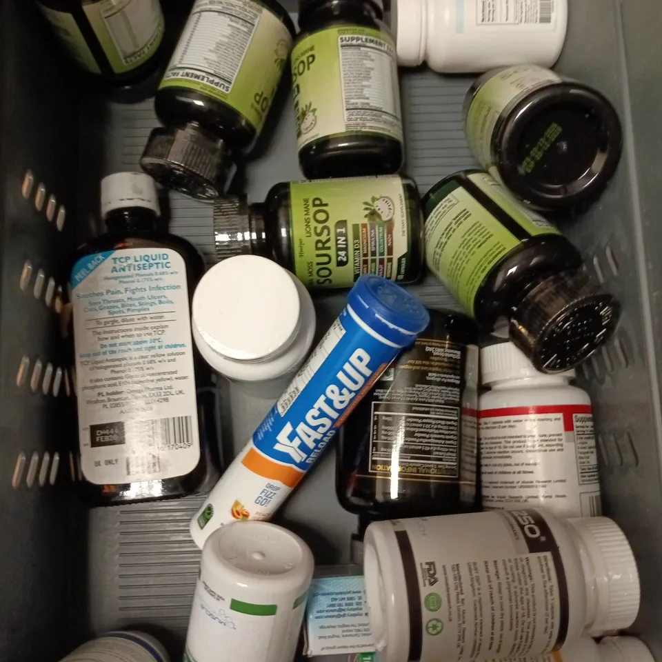 APPROXIMATELY 15 ASSORTED VITAMIN/HEALTH AID PRODUCTS TO INCLUDE FAST & UP, SOURSOP, PARTIQLAR ETC