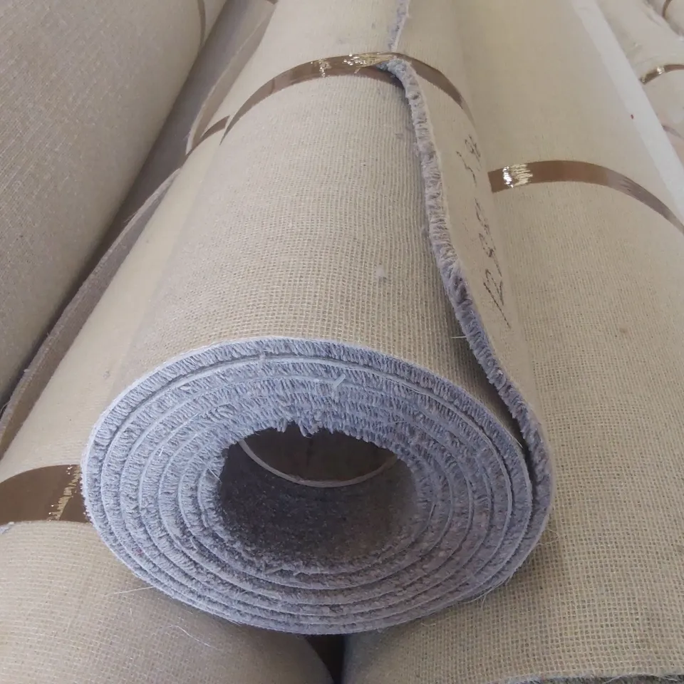 ROLL OF QUALITY LINGDALE ELITE LANGTHWAITE CARPET - APPROXIMATELY 5 x 3.9m