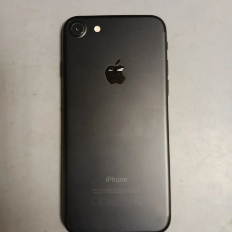 APPLE IPHONE 7 128GB MN922B/A
