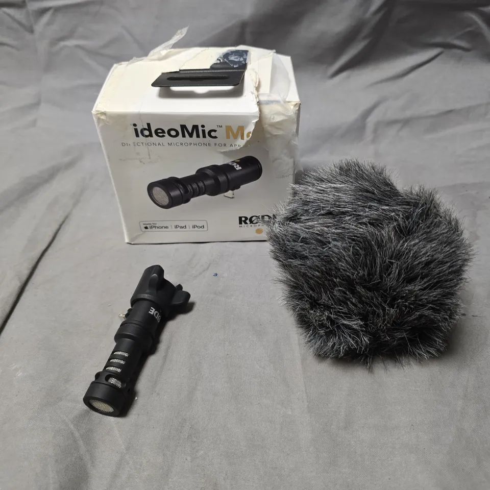 RODE VIDEOMIC ME-L DIRECTIONAL MICROPHONE FOR IPHONE/IPAD/IPOD - LIGHTENING PORT - WITH FUR WINDSHIELD