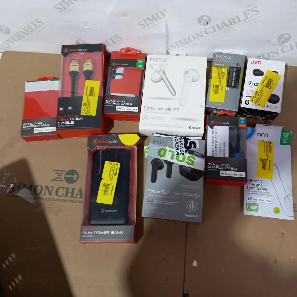 LOT OF APPROXIMATELY 10 ASSORTED ELECTRICAL ITEMS TO INCLUDE BLACKWEB POWER BANK, MIXX WIRELESS EARPHONES, JVC EARPHONES ETC