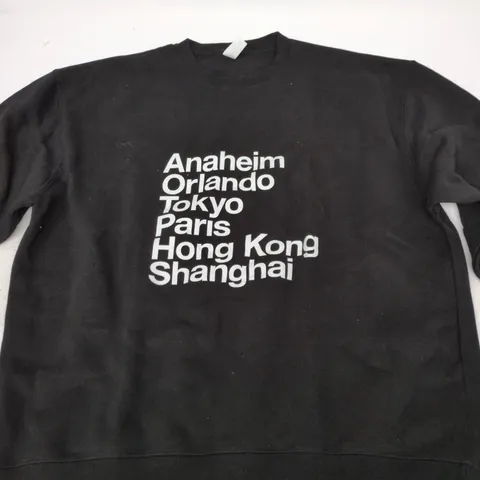 LANE SEVEN BLACK T-SHIRT WITH CITY NAMES GRAPHIC – XL