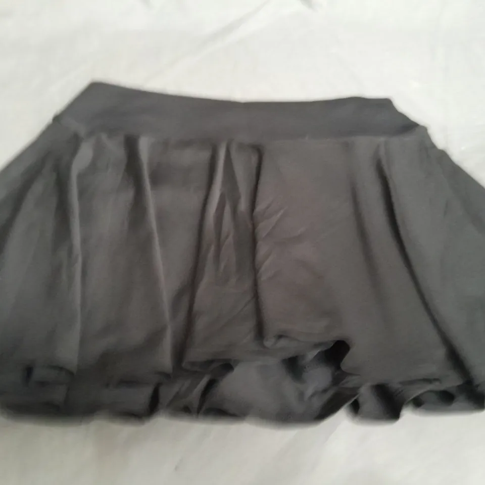 H&M MOVE BLACK SKIRT - EUR MEDIUM