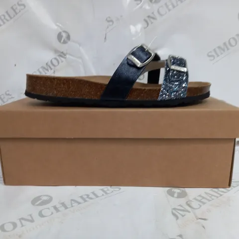 BOXED PAIR OF BONOVA SANDALS BLACK GLITTER SIZE 6