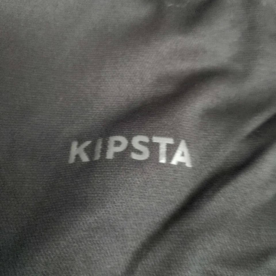 KIPSTA BLACK TRAINING T-SHIRT – UK 2XL, SHORT-SLEEVE