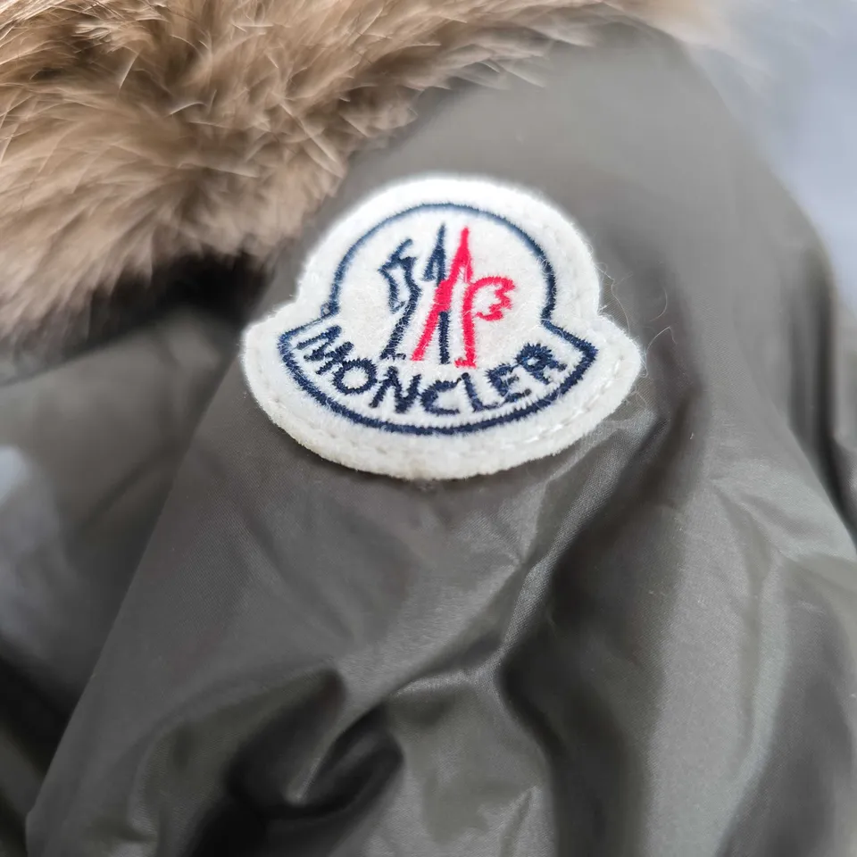 MONCLER GREEN WINTER COAT SIZE S 