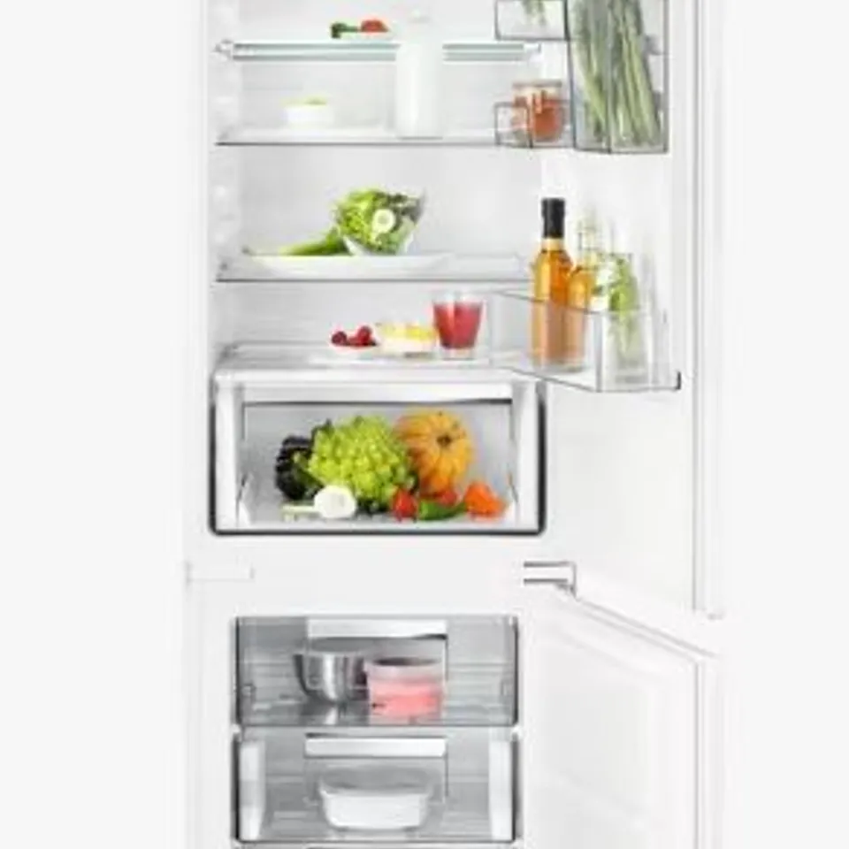 AEG 177cm INTEGRATED 70/30 FROST FREE FRIDGE FREEZER Model SCE819E5TS