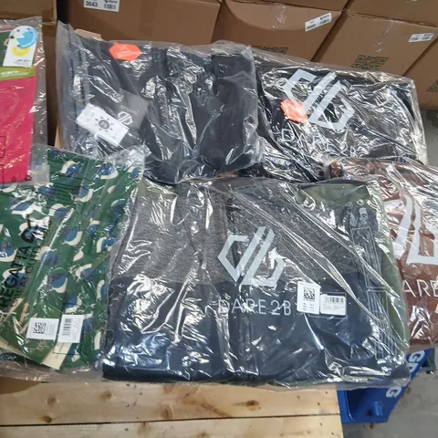 APPROXIMATELY 20 ITEMS OF ASSORTED BRAND NEW REGATTA CLOTHING AND ACCESSORIES