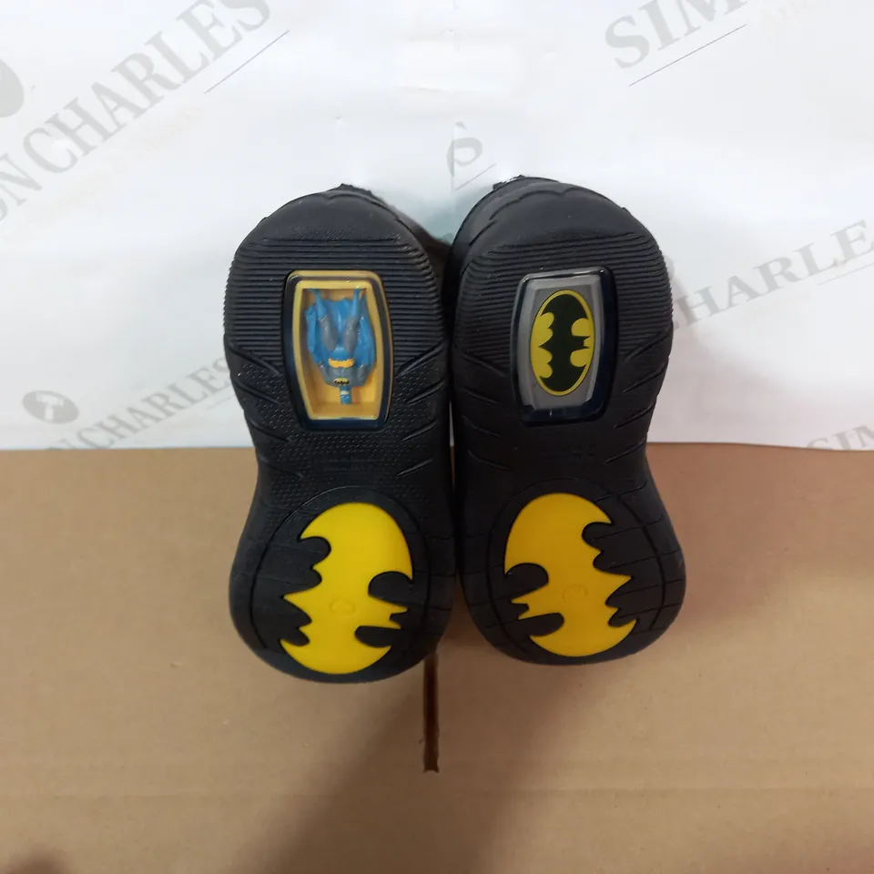 PAIR OF BATMAN BLACK TRAINERS SIZE 10 KIDS