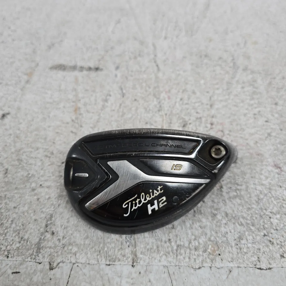 TITLEIST H2 19° HYBRID – WHITE/BLACK, HEAD AND SLEEVE ONLY