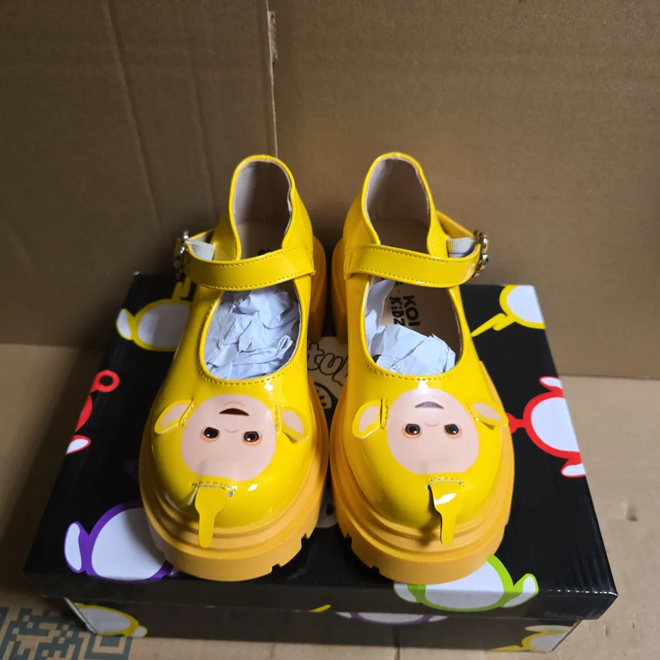 BOXED PAIR OF KOI LA LA TELETUBBIES KIDZ MARY JANES - YELLOW - UK SIZE 12