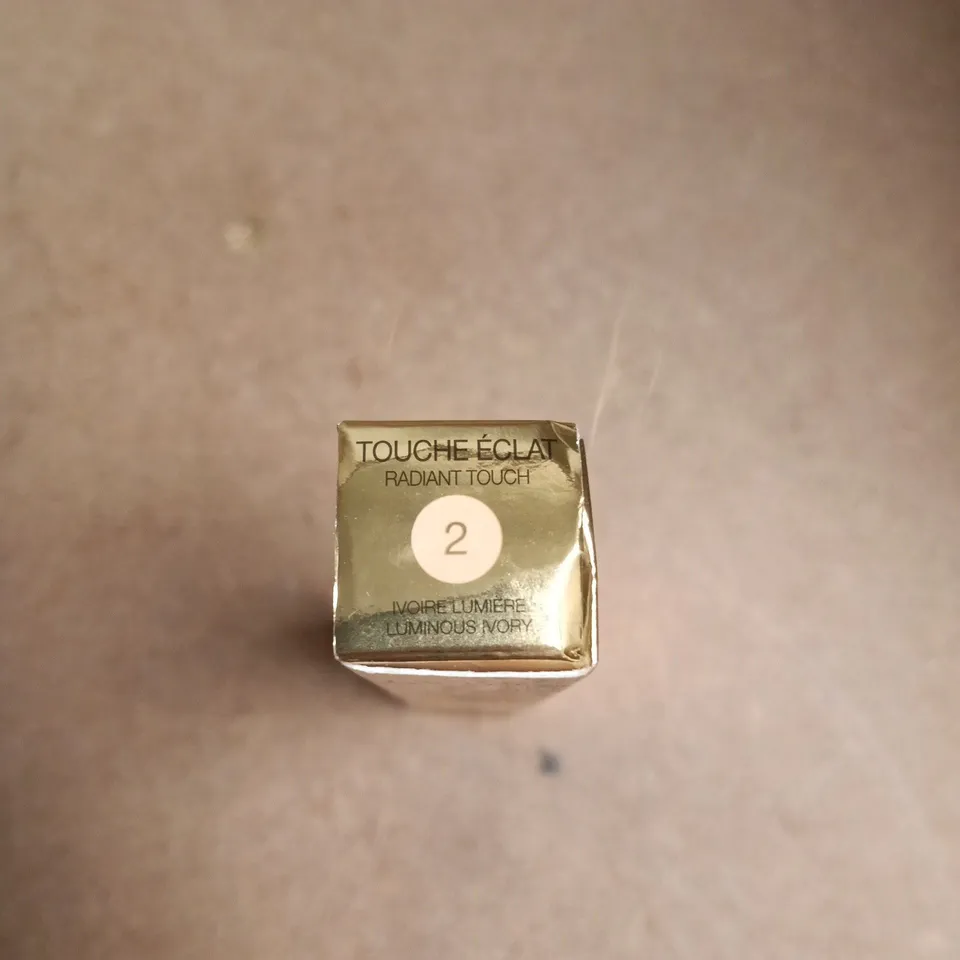 YVES SAINT LAURENT TOUCHE ÉCLAT RADIANT TOUCH CONCEALER – SHADE 2 IVORY LUMIÈRE