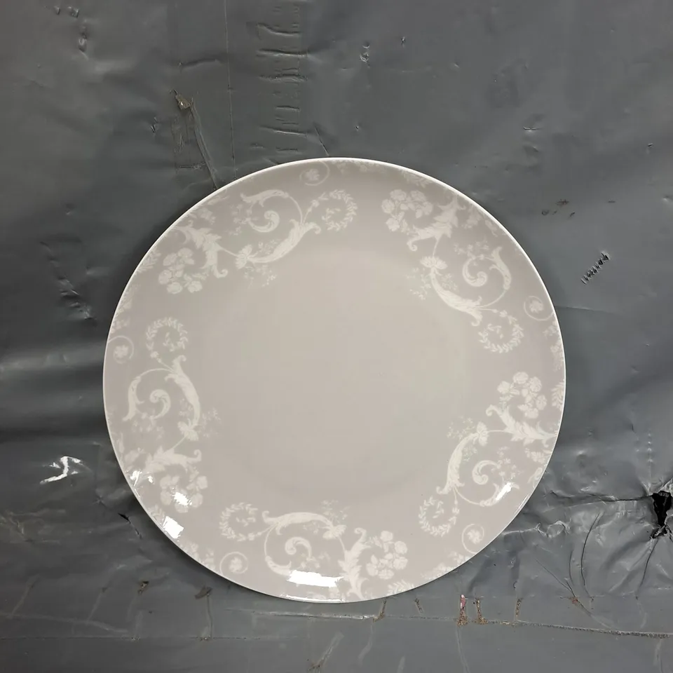 8 X LAURA ASHLEY SIDE PLATES 