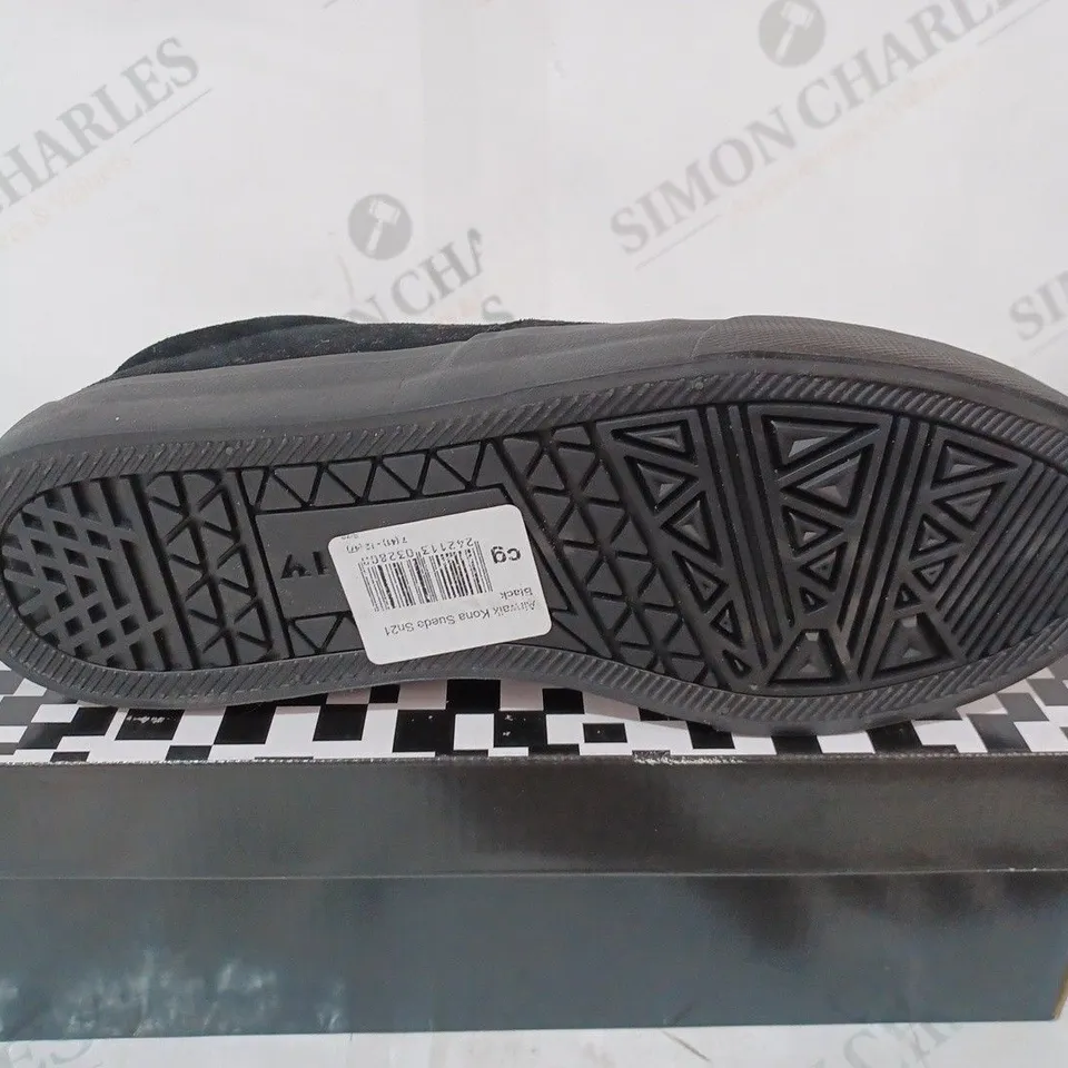 BOXED AIRWALK MENS KONA SUEDE - UK 7