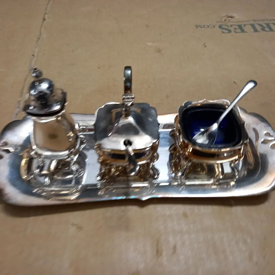 SILVER EFFECT 3-PIECE DECORATIVE SET - E.P.N S STAMP