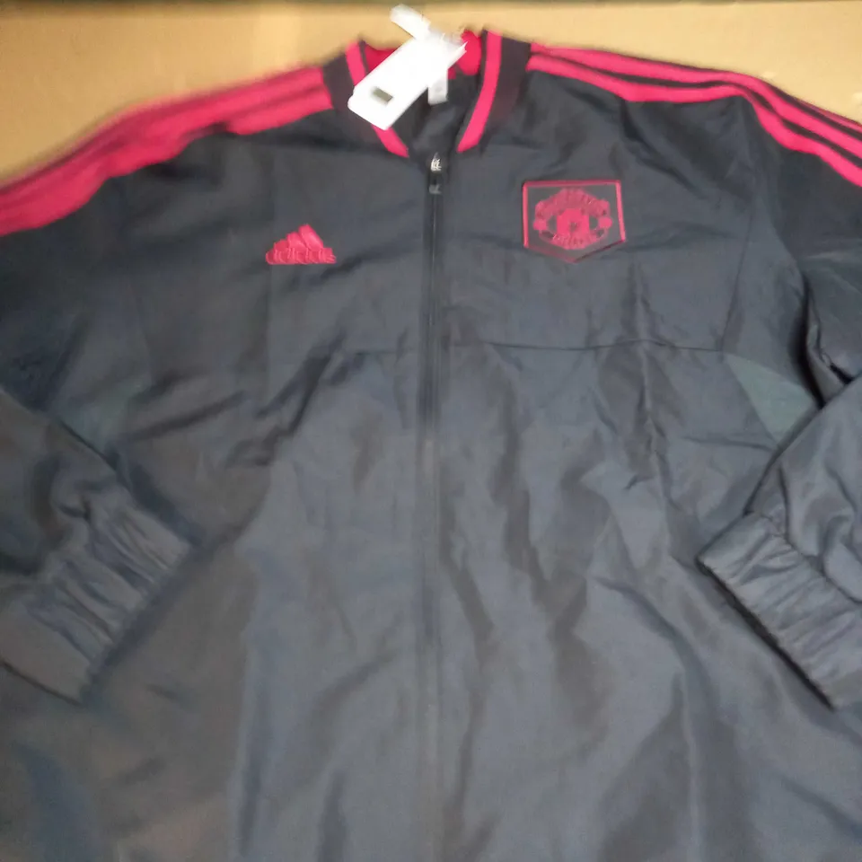 MANCHESTER UNITED FC TRANING JACKET SIZE XXL