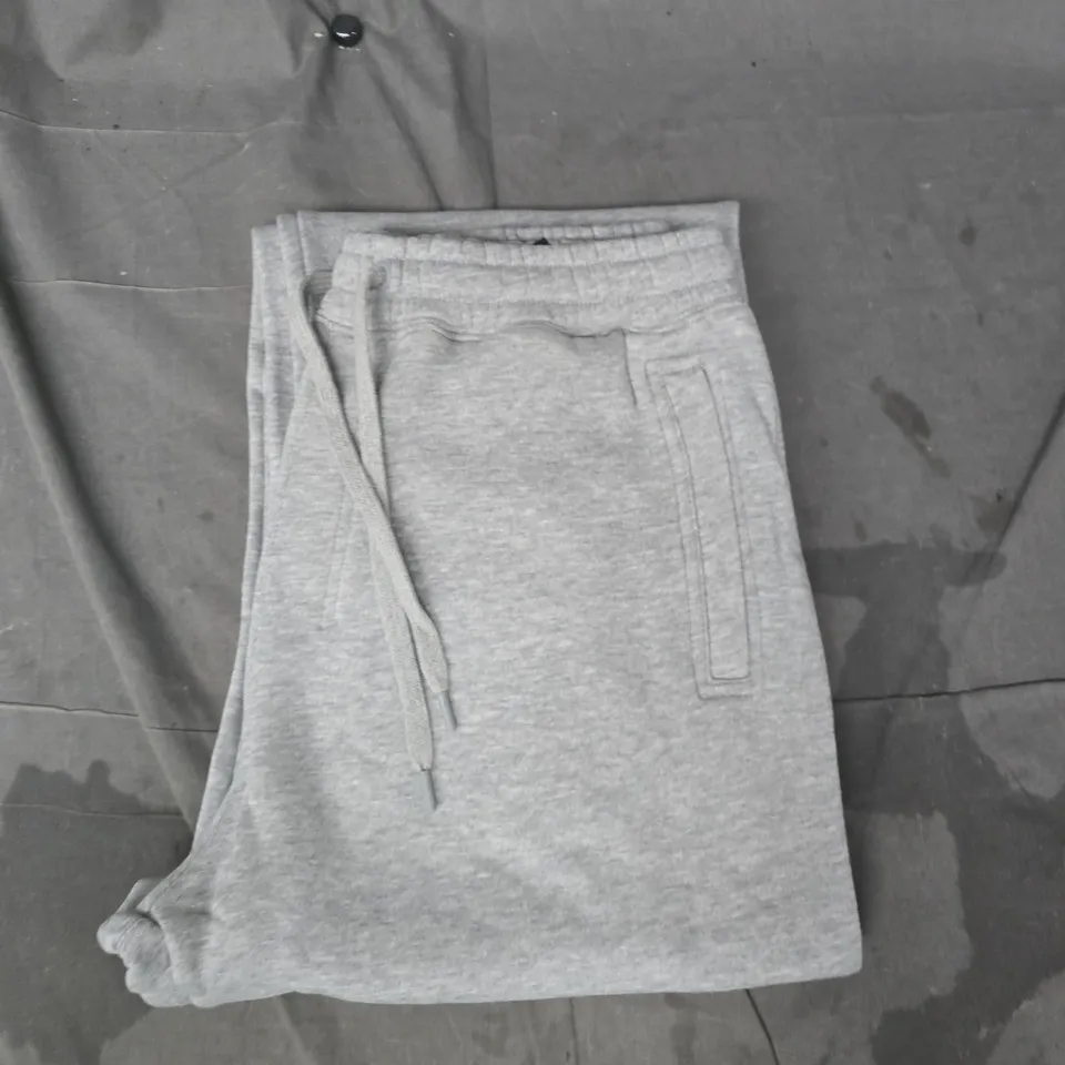 PULL & BEAR SWEATPANTS IN GREY SIZE MEDIUM