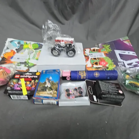 APPROXIMATELY 10 ASSORTED TOYS AND GAMES TO INCLUDE LEGO, TEDDIES AND PARTY DECORATIONS