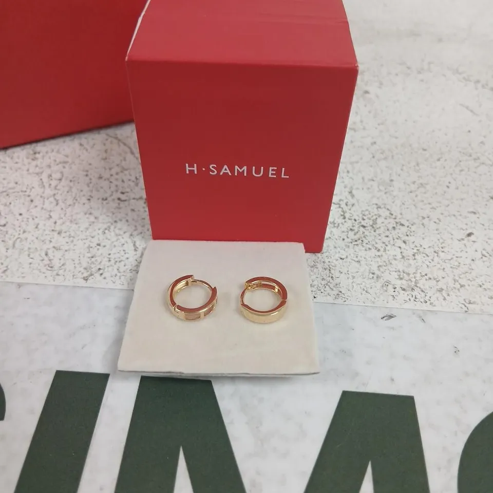 H.SAMUEL GOLD-TONE HOOP EARRINGS – BOXED PAIR