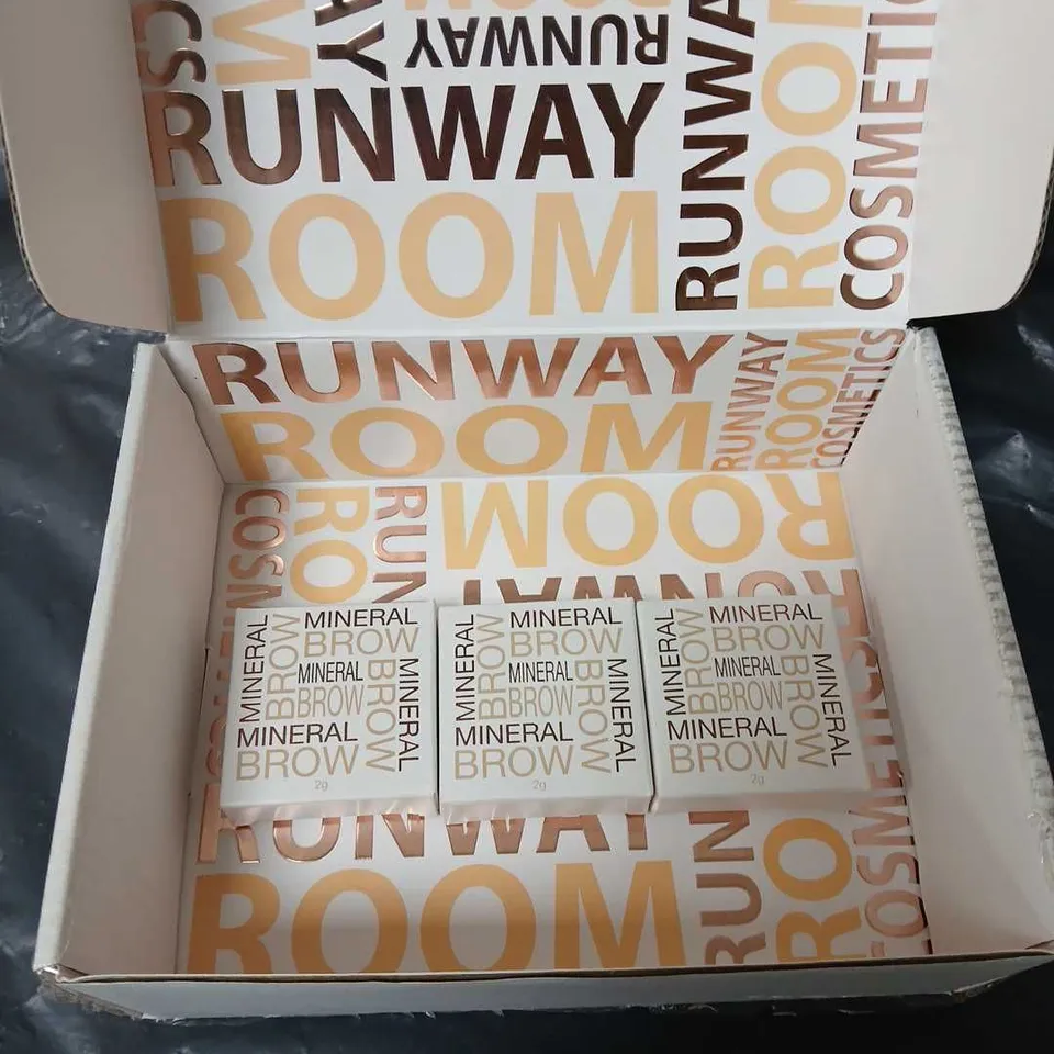 3X RUNAWAY ROOM MINERAL BROW - SHADE MEDIUM